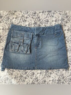 Guess y2k denim cargo mini skirt